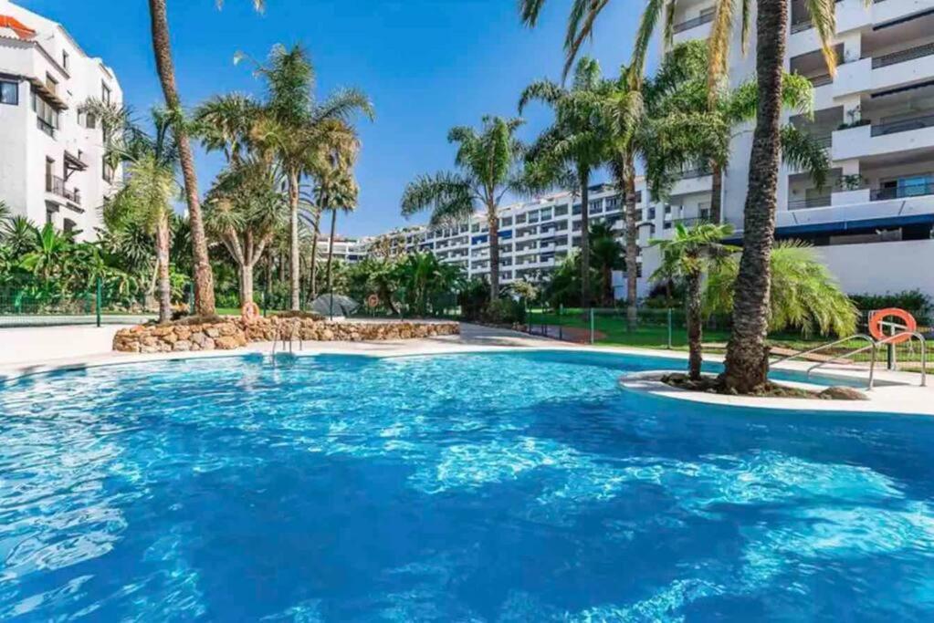 Apartment Puerto Banus, 2 Rooms, Pool And Private Parking. Marbella