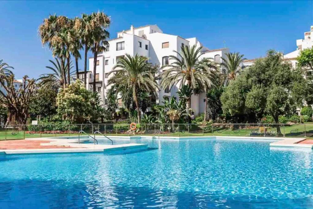 Puerto Banus, 2 Rooms, Pool And Private Parking. Apartment *
