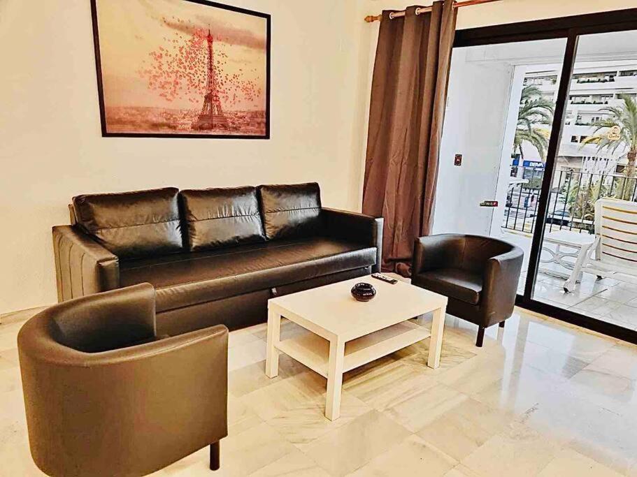 Puerto Banus, 2 Rooms, Pool And Private Parking. Apartment Marbella