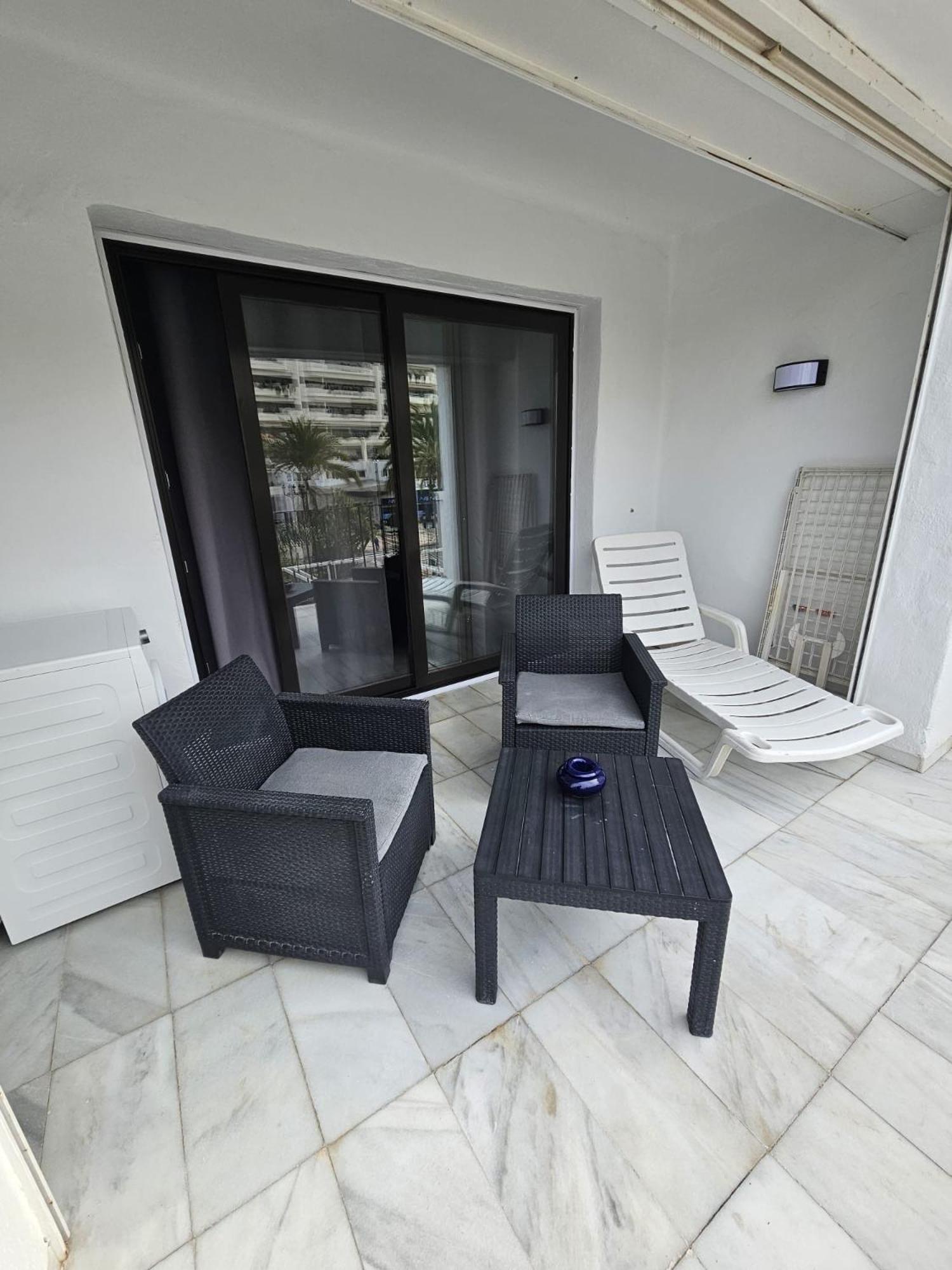 Puerto Banus, 2 Rooms, Pool And Private Parking. Apartment